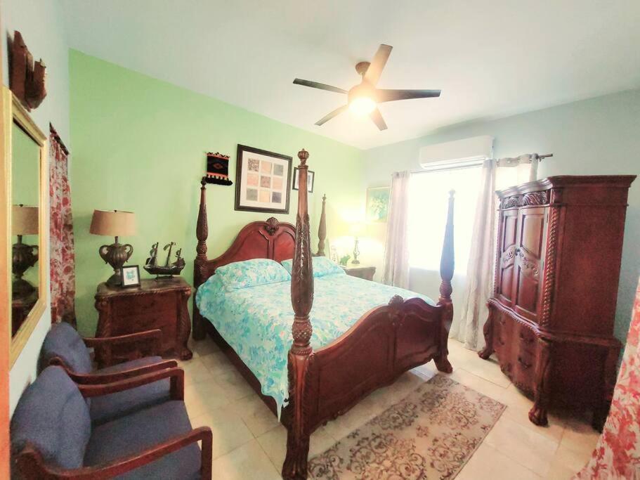 Сasa de vacaciones Family House, San Juan, Puerto Rico-beach, Restaurants, Airport San Juan
